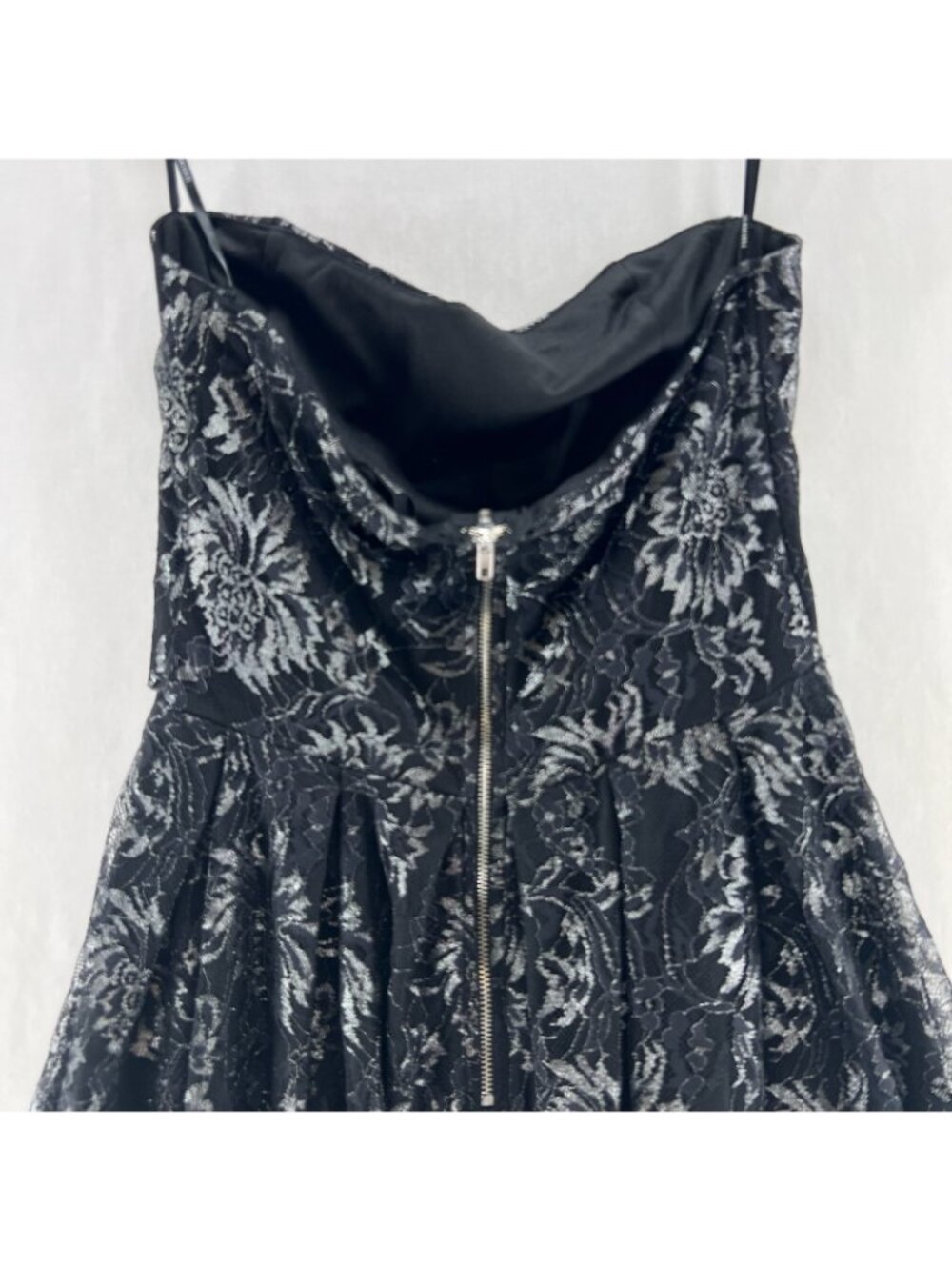 Forever 21 Metallic Floral Lace Strapless Dress Size S Lined Skater Black Silver - Picture 9 of 13